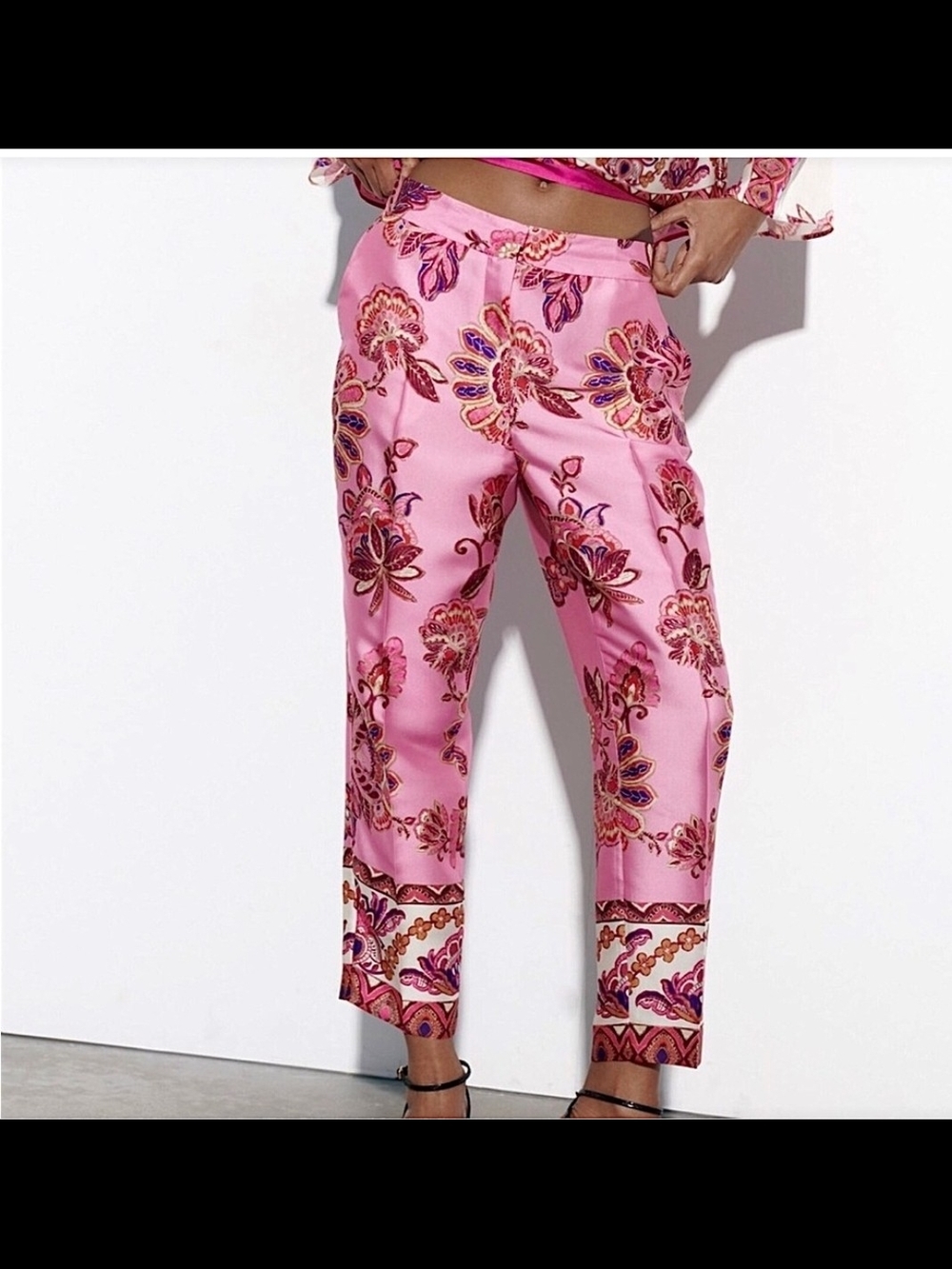 NWT Zara Pink Floral Cropped Satin Pants Sz: L 🌸